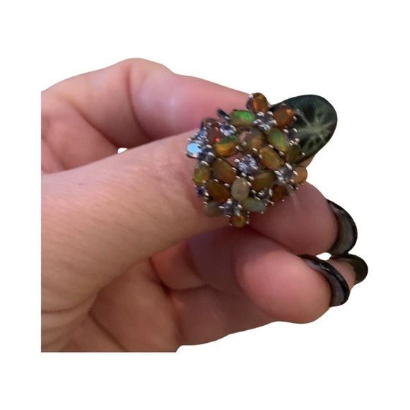 Beautiful Opal Ring. Size 9 - Picture 1 of 12